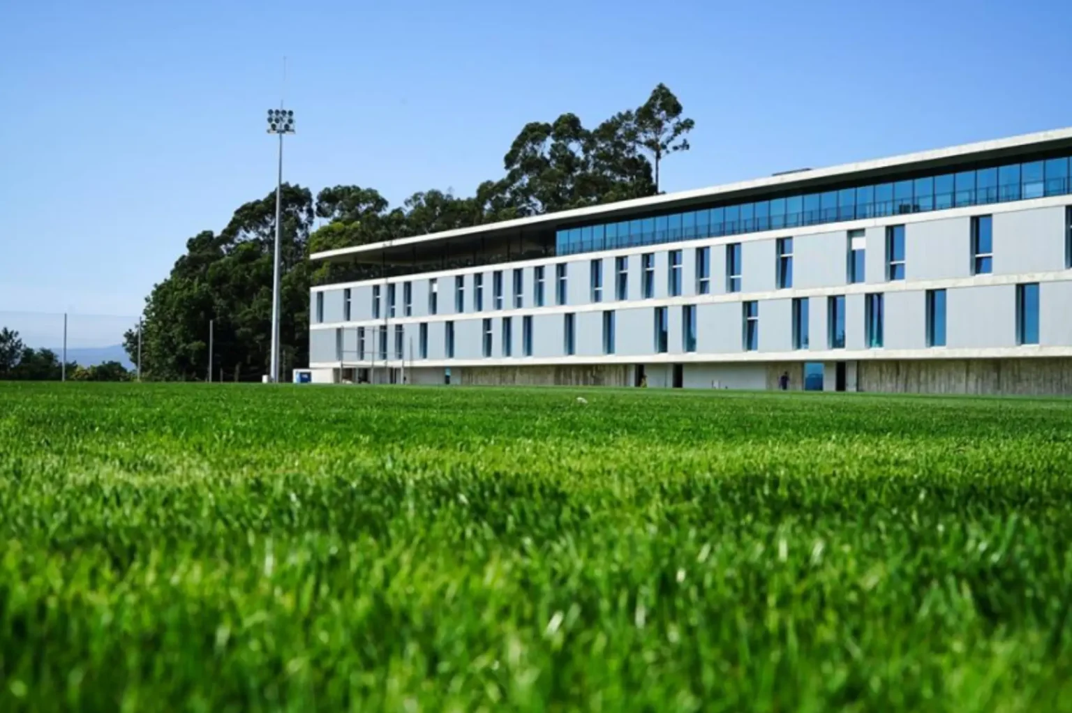 Césped del campo de fútbol de la ciudad deportiva del SC Braga - Panda SCB Cup